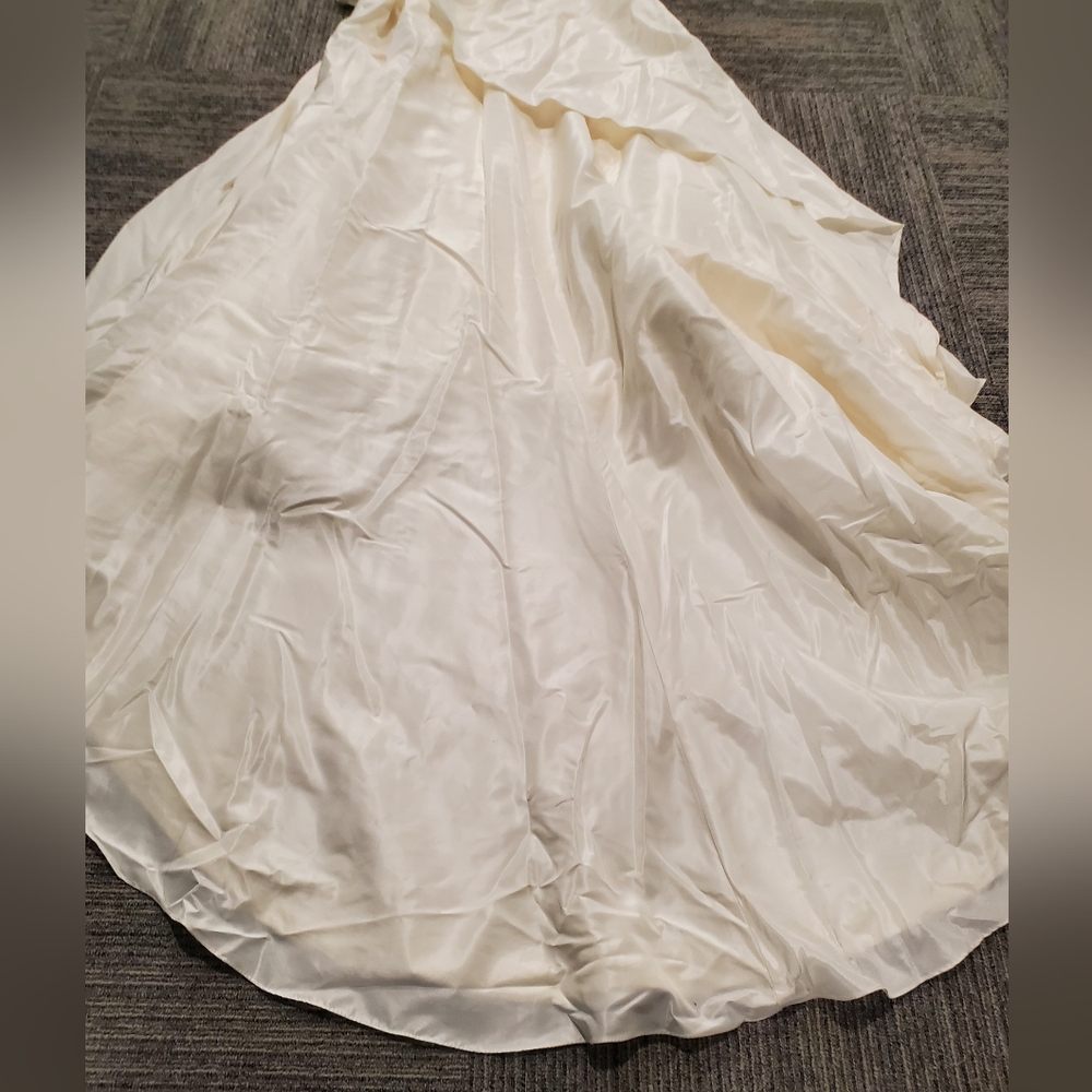 Maggie Sottero Wedding Dress sz 10 - Picture 12 of 16